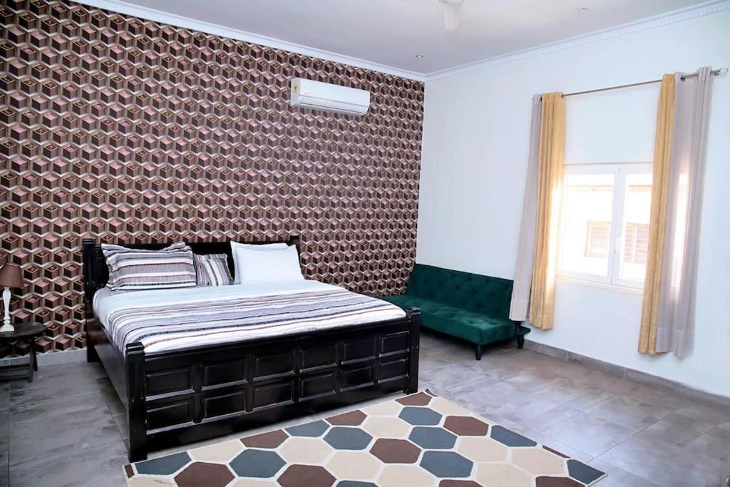 Welcoming Abode In The Heart Of Osu - Apartment 3 Accra Eksteriør billede